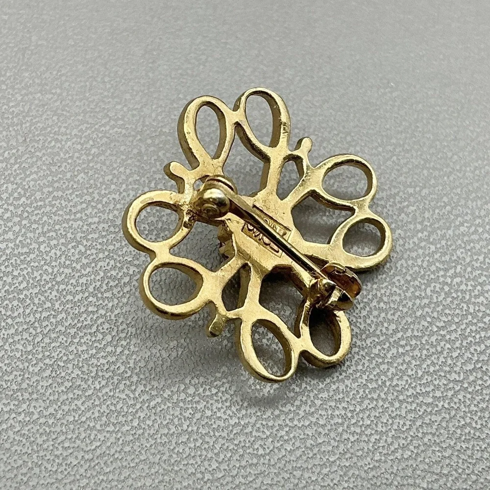Avon Award Pin 1/10 10K Yellow Gold Ruby Pink Stone Openwork Floral Design